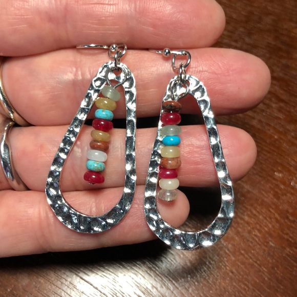 3/$25 NWT Wonderful Bohemian Bead Decor Drop Earrings - Picture 1 of 3